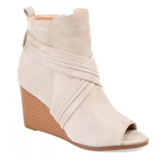 Journee Sabeena Bootie - Picture 2 of 9